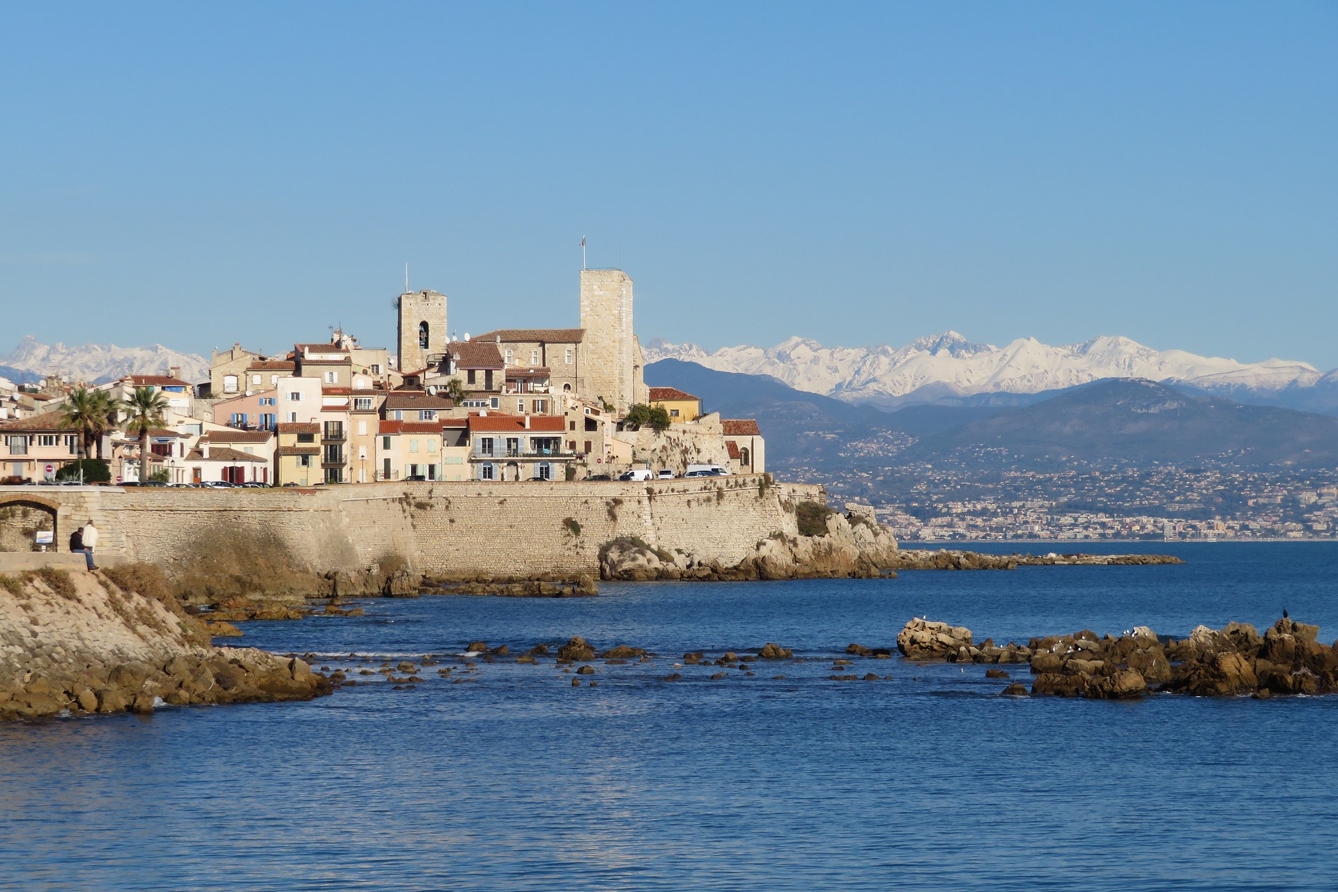 Your Guide to the Old Town of Antibes: Vieil Antibes (With Videos)