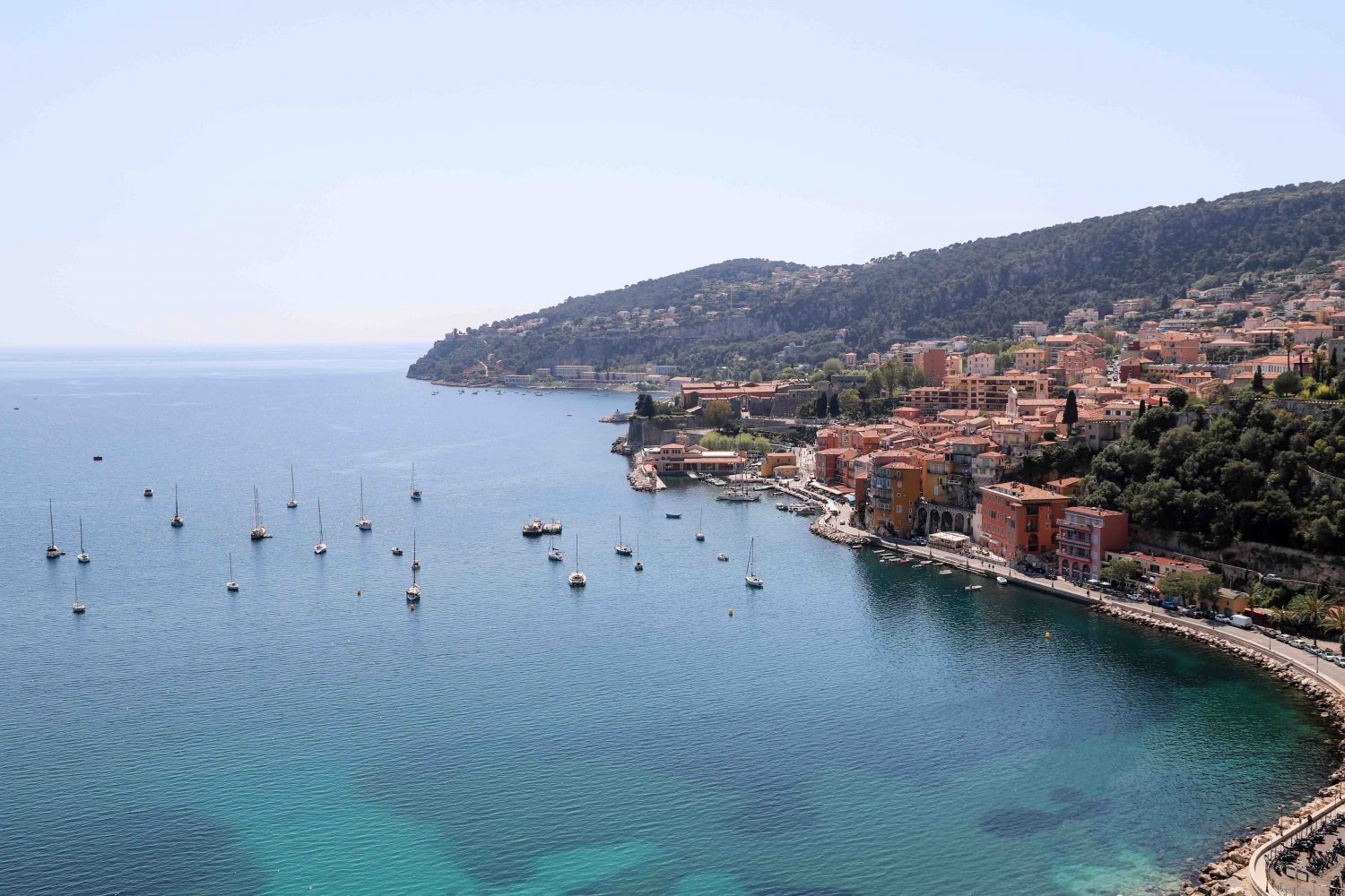 Travel Guide to The South of France: a Complete Guide